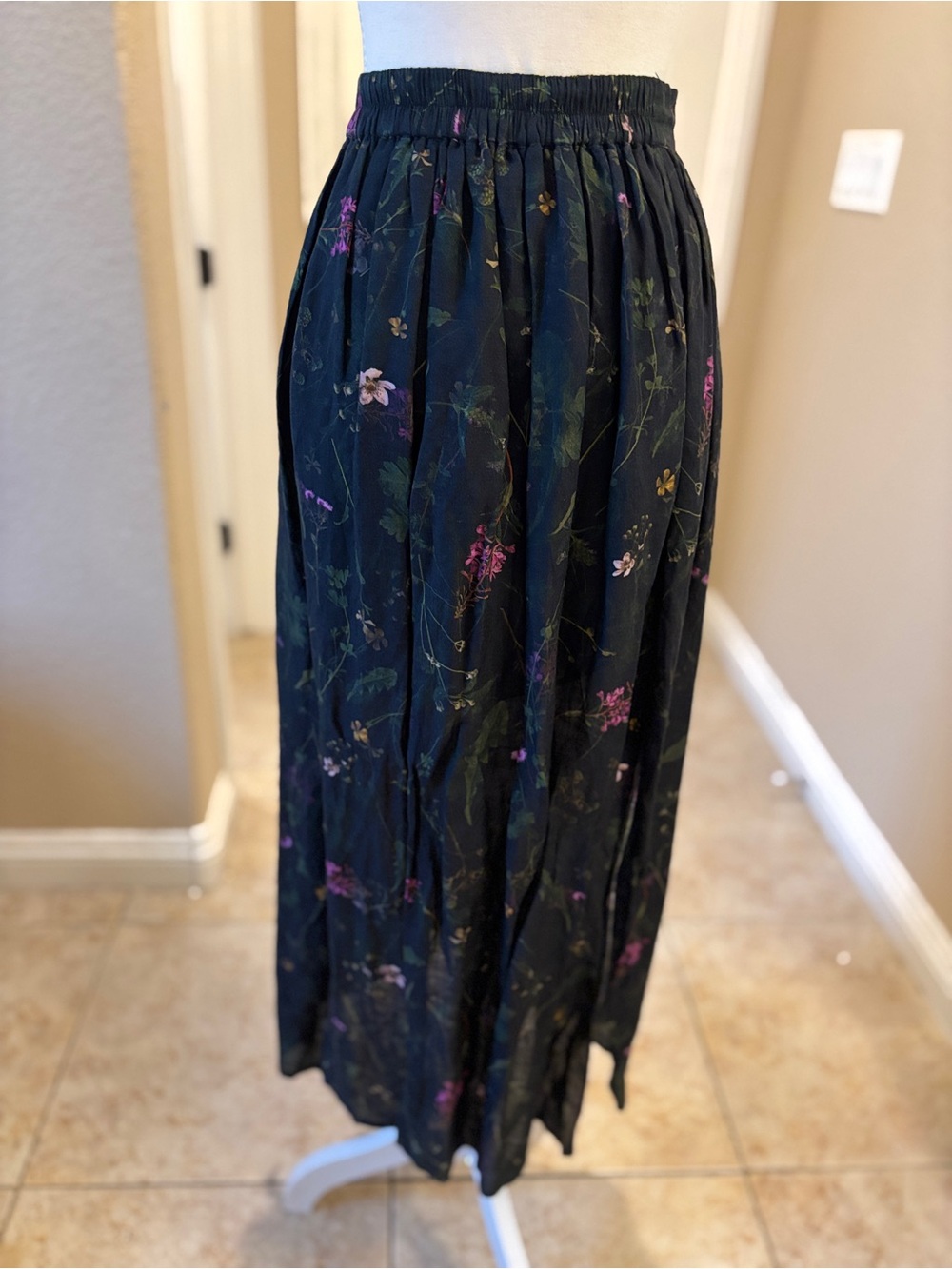 All Saints Woven Floral-Print Midi Skirt in Black - Picture 6 of 6